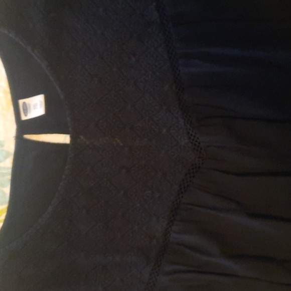 Elegant Black Blouse - Picture 2 of 4